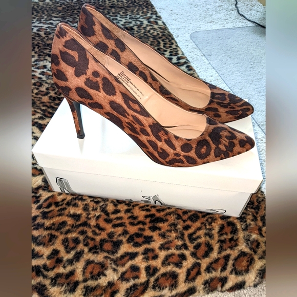 Pumps - Picture 3 of 4